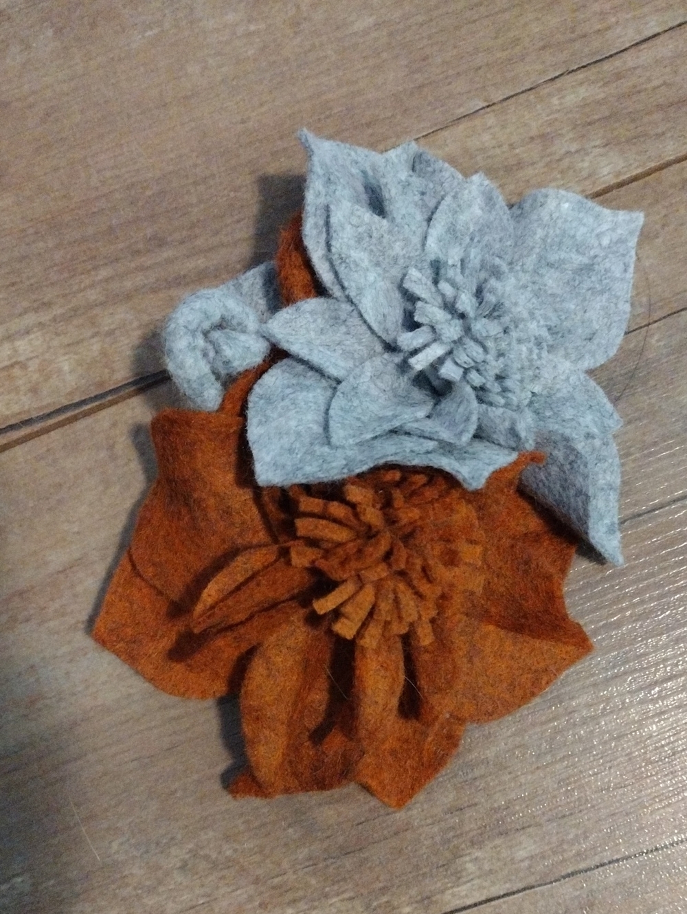 Felt Flower Lot - Picture 2 of 12
